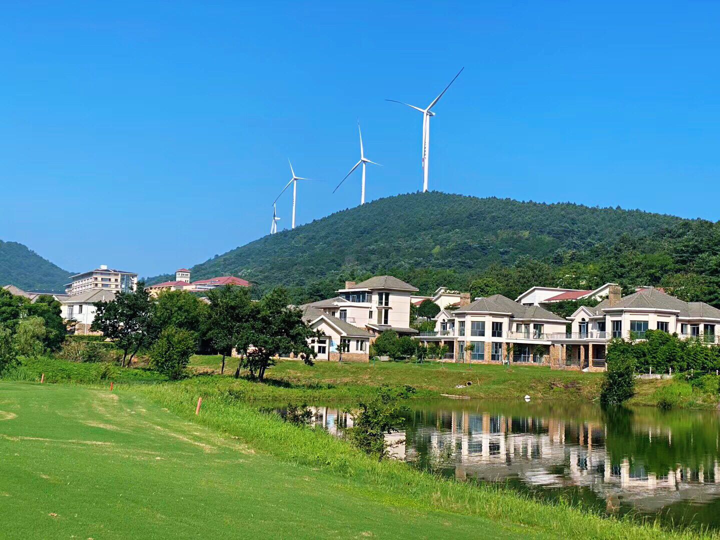 安徽白马山庄2球1晚套餐（假日）